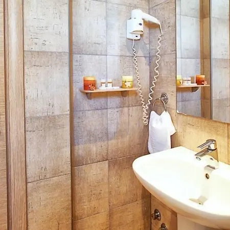 Anastassiou - Bike And Motorcycle Friendly Hotell 2*