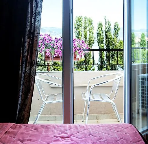 Anastassiou - Bike And Motorcycle Friendly Castória