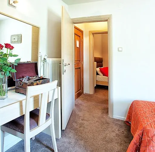 Anastassiou - Bike And Motorcycle Friendly 2*